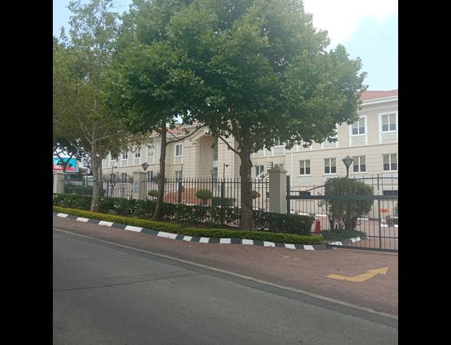 2,422M² OFFICE FOR SALE IN BRYANSTON